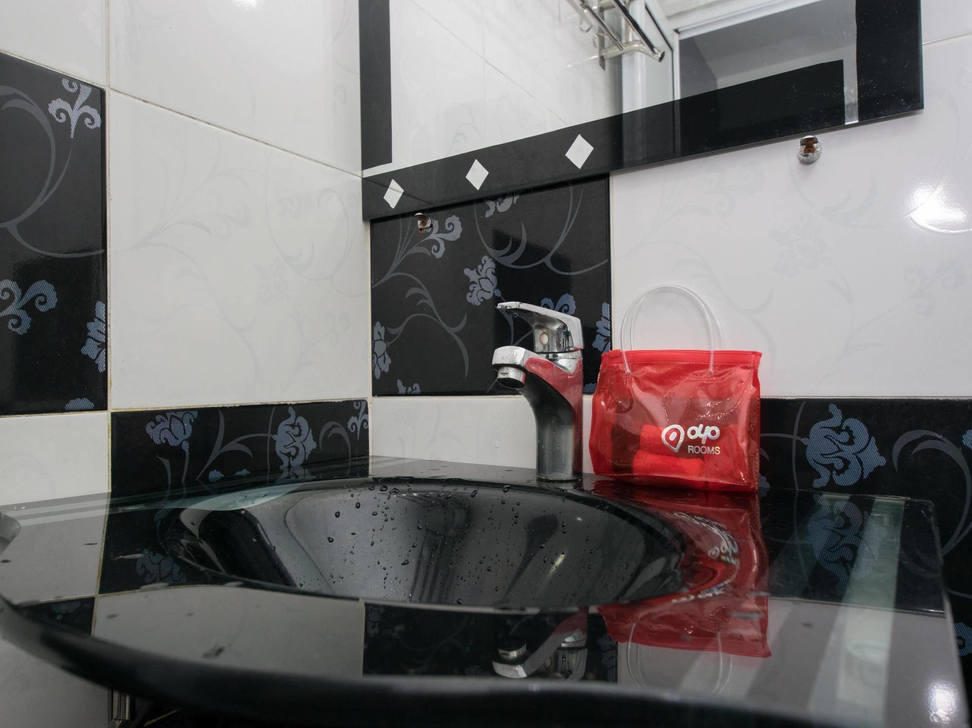 Oyo Rooms Maharajalela Monorail Station Kuala Lumpur Buitenkant foto