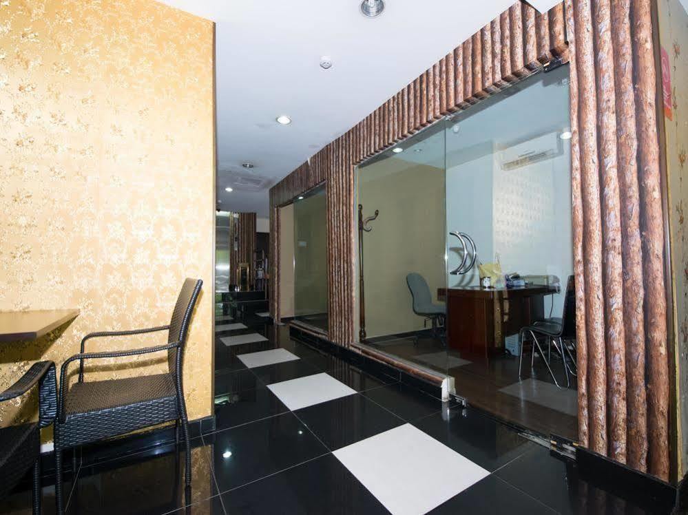 Oyo Rooms Maharajalela Monorail Station Kuala Lumpur Buitenkant foto